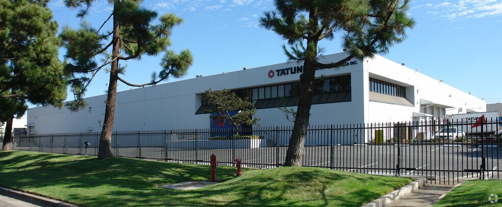 More Photos Of 2850 E El Presidio St, Long Beach Industrial For Sale