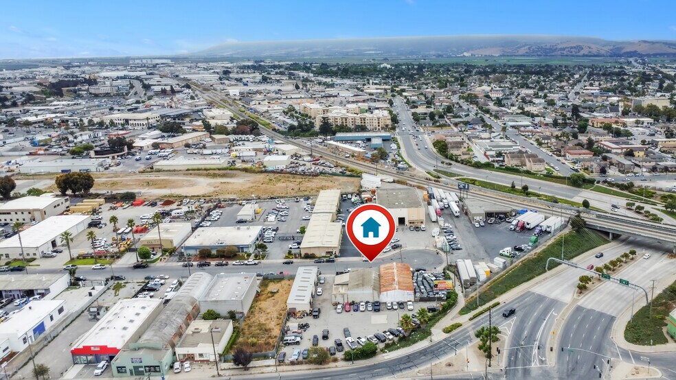 More Photos Of 227 Commission St, Salinas Showroom For Sale