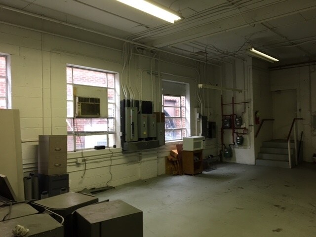 More Photos Of 115-117 Patterson St, Hillsdale Warehouse For Lease