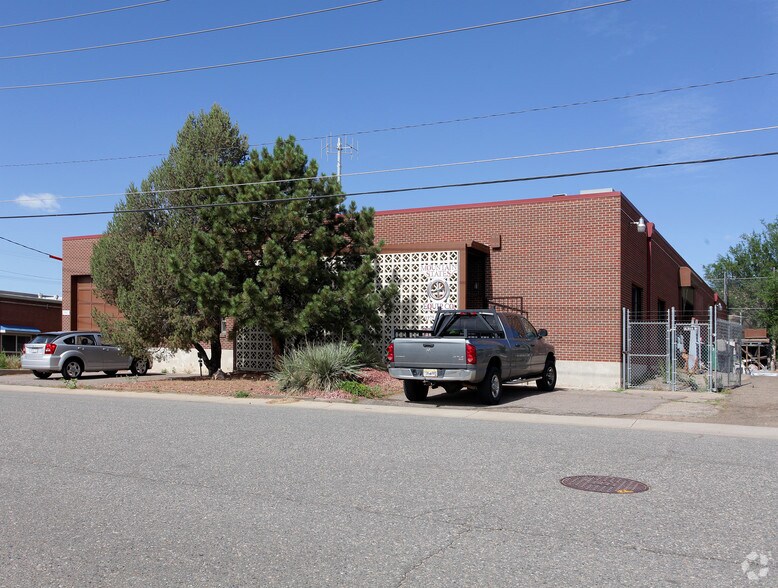 More Photos Of 1975 S Navajo St, Denver Manufacturing For Sale