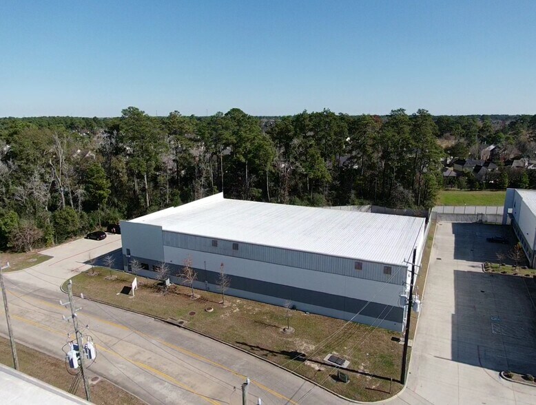 More Photos Of 20404 Whitewood Dr, Spring Warehouse For Sale