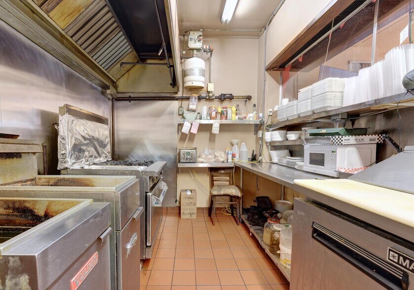 More Photos Of 448 Browns Line, Toronto Restaurant For Sale
