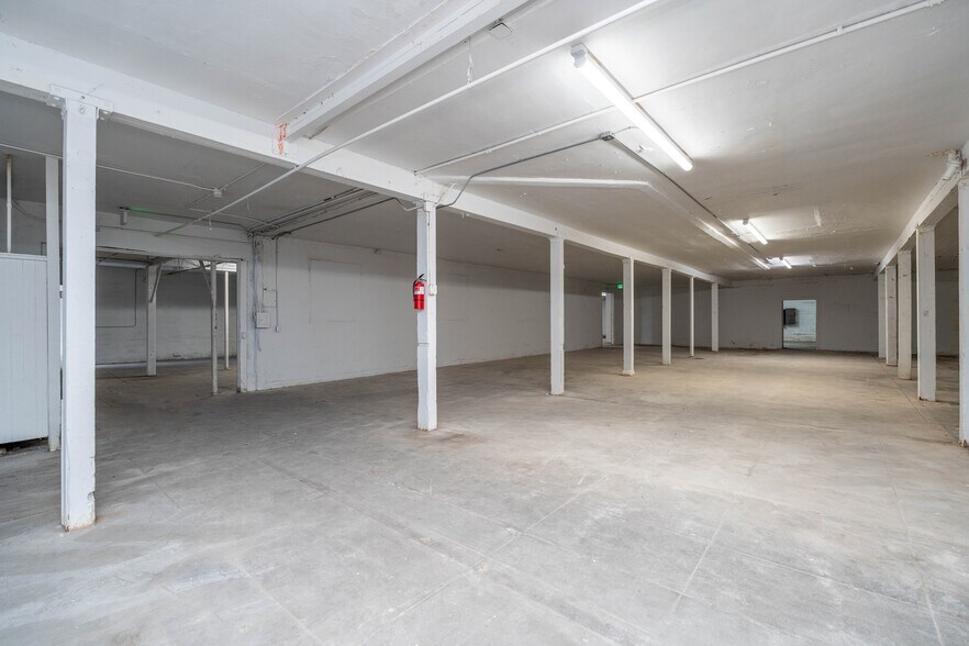 More Photos Of 425 E 58th St, Los Angeles Warehouse For Lease