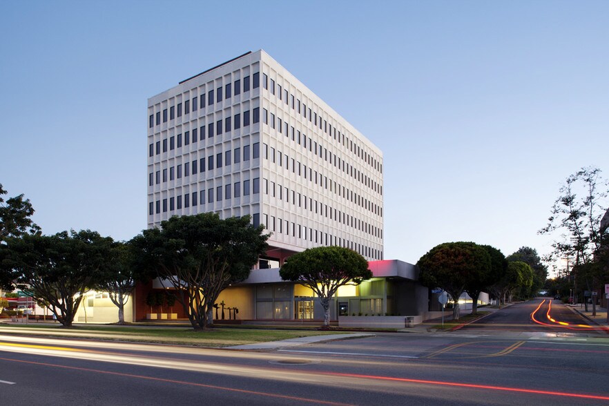 More Photos Of 12011 San Vicente Blvd, Los Angeles Office For Lease