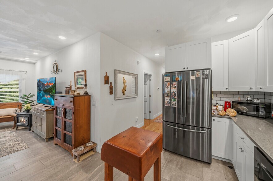 More Photos Of 812 Broad St, Milford Apartments For Sale