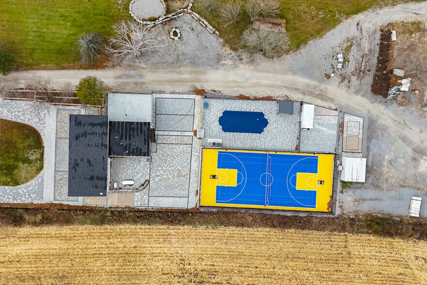 More Photos Of 2402 Holborn Rd, Queensville Land For Sale