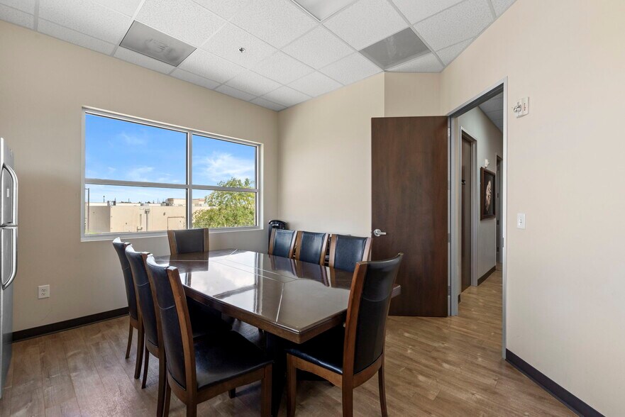 More Photos Of 7790 W Grand Pky, Richmond Medical For Lease