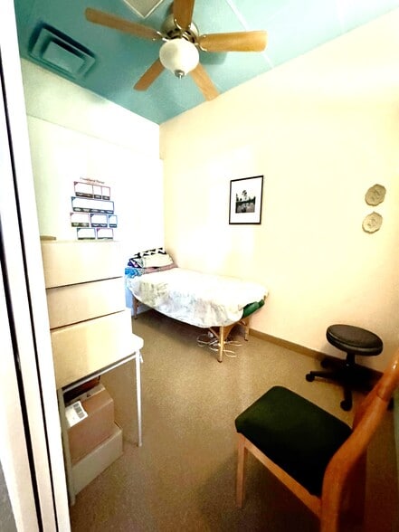 More Photos Of 25 Easy St, Carefree Office For Lease