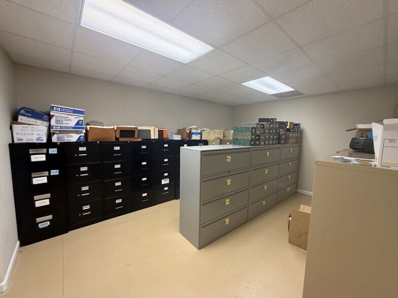 More Photos Of 730 E Second St, Blue Ridge Office For Sale