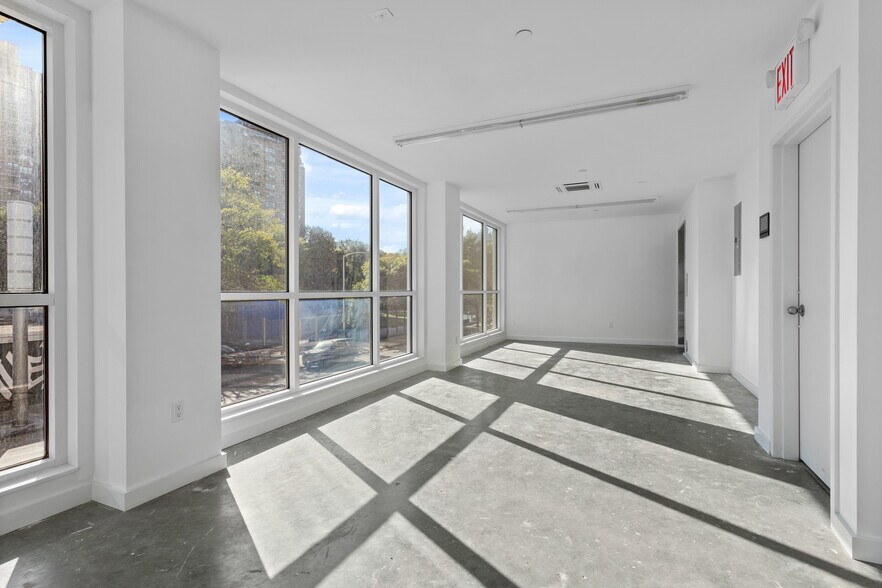 More Photos Of 355 Grand St, New York Apartments For Lease
