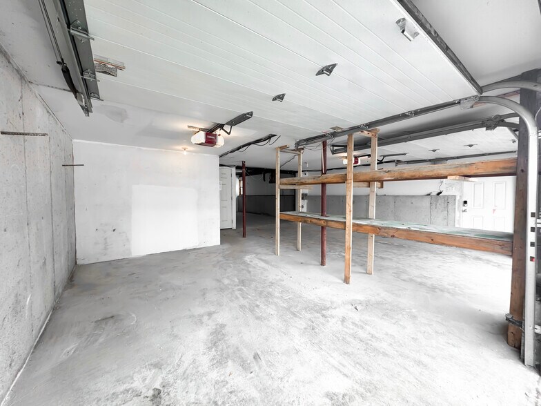 More Photos Of 25 Popes Ln, Danvers Flex For Sale