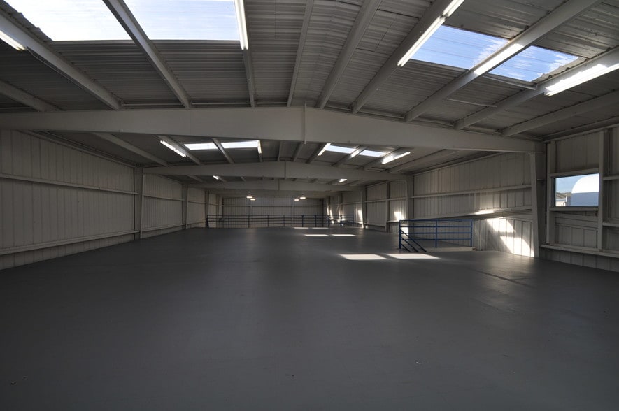 More Photos Of 5829 Beverly Hill St, Houston Warehouse For Lease