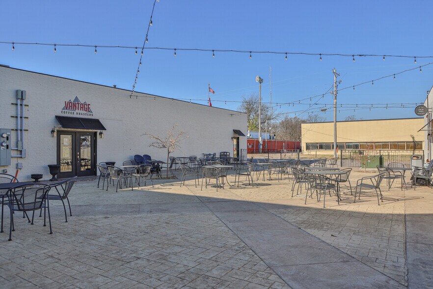 More Photos Of 115 Neal St, Martin General Retail For Sale
