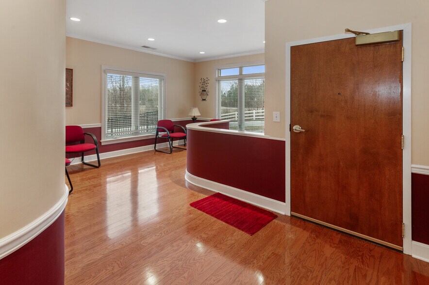 More Photos Of 815 John Harper Rd, Shepherdsville Office For Sale