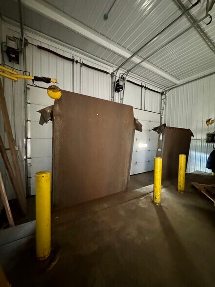 More Photos Of 290 Auburn ave, Buffalo Distribution For Sale