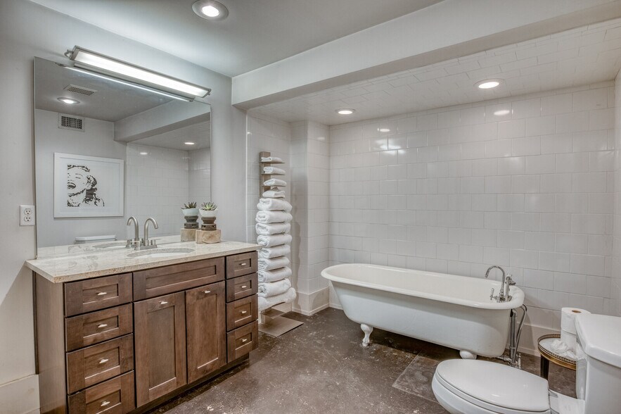 More Photos Of 1517 E 5th Ave, Tampa Office For Lease