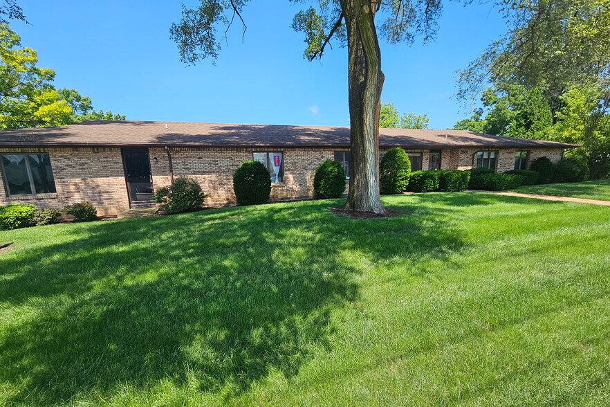 More Photos Of 2501 Plainfield Ave NE, Grand Rapids Office For Lease