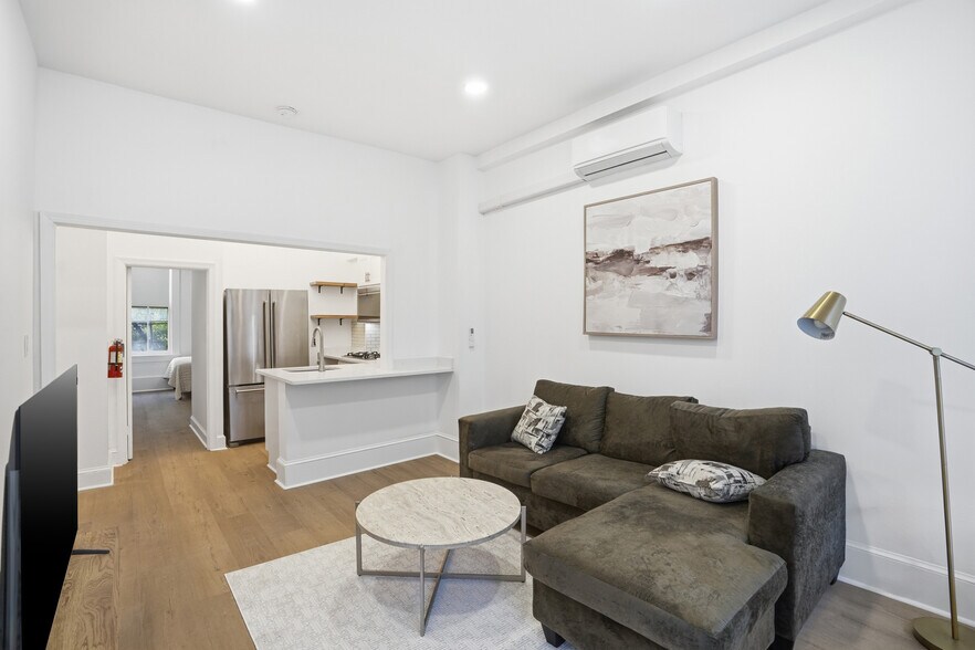 More Photos Of 313 C St SE, Washington Multifamily For Sale