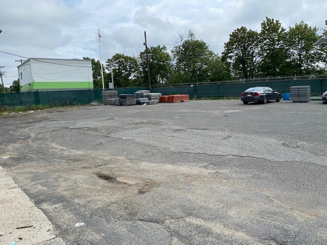 More Photos Of 95 Freeway Dr W, Orange Warehouse For Lease