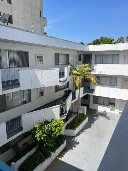 More Photos Of 1617 N Fuller Ave, Los Angeles Apartments For Sale