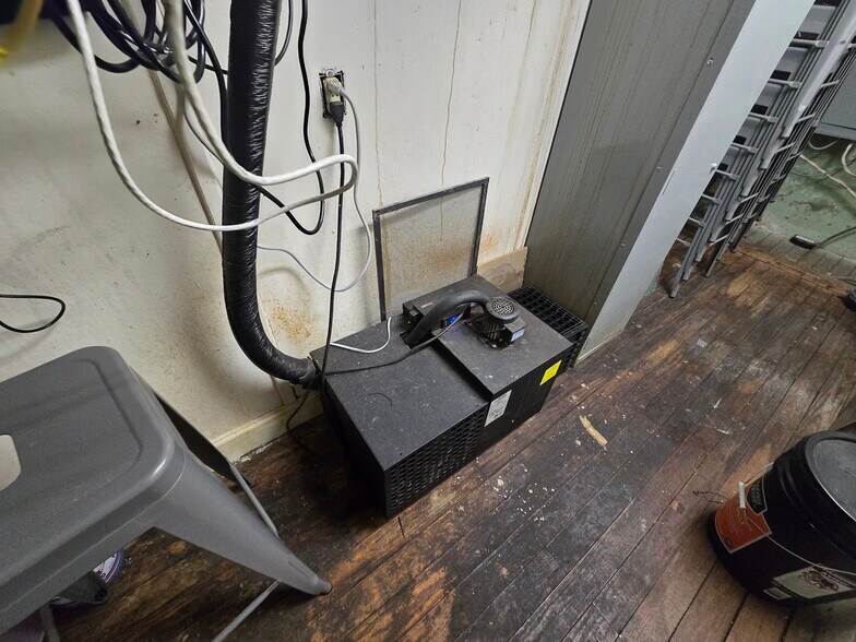 More Photos Of 48 School St, Lincoln Restaurant For Sale