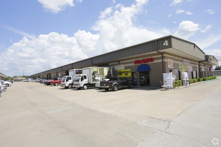 More Photos Of 6830 N Eldridge Pky, Houston Unknown For Lease