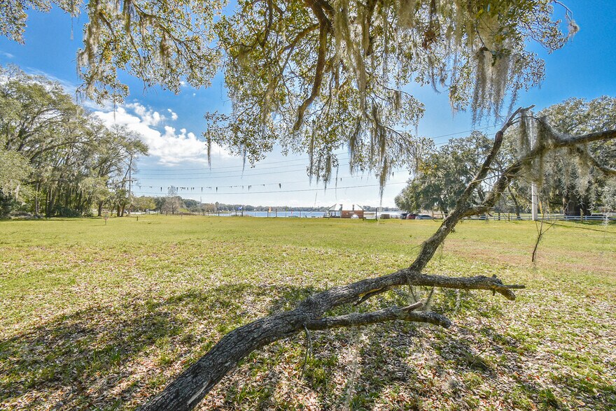 More Photos Of 831 Huntington Rd, Crescent City Freestanding For Sale