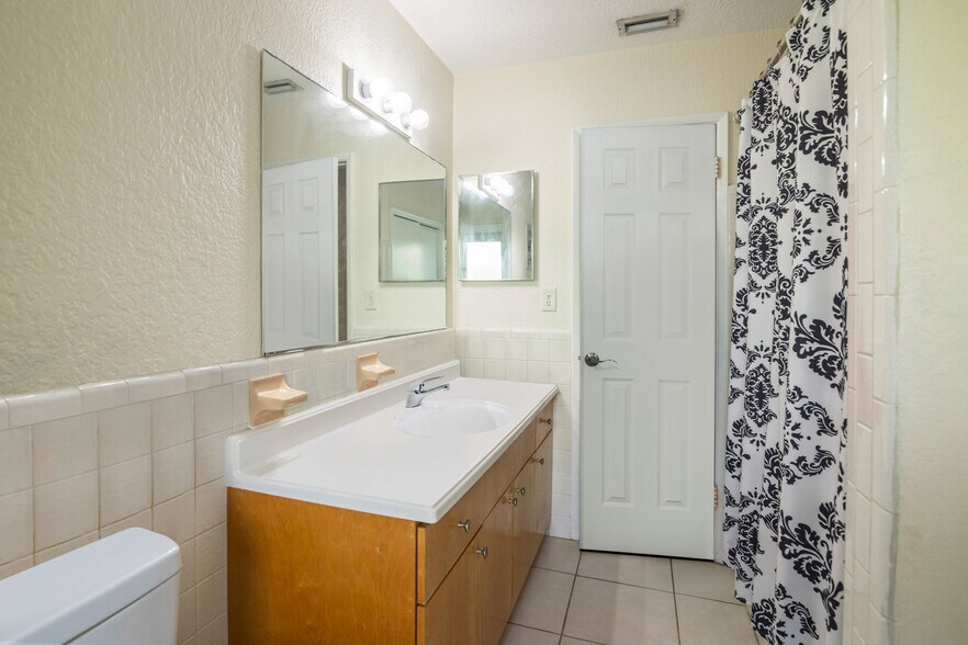 More Photos Of 5230 NE 14th Way, Fort Lauderdale Apartments For Sale