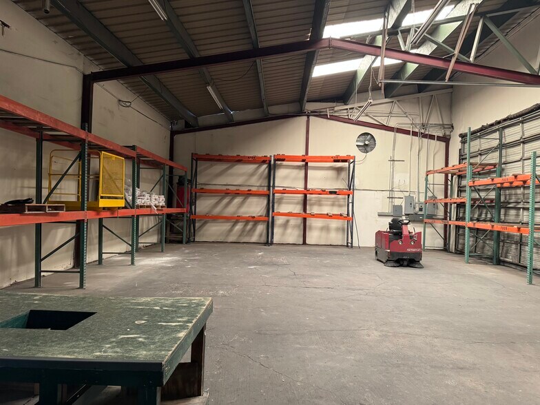 More Photos Of 21706 Northwest Fwy, Cypress Warehouse For Lease
