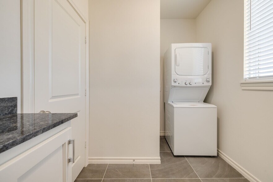 More Photos Of 1010 Lovers Lane ln, Perkins Apartments For Sale