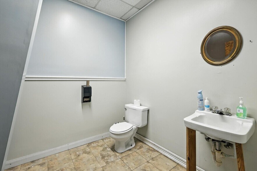 More Photos Of 3000 E Loop 820 S, Fort Worth Warehouse For Sale