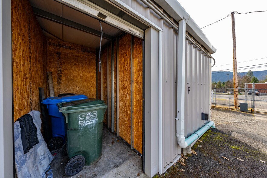 More Photos Of 25657 Redwood Hwy, Cave Junction Self Storage For Sale