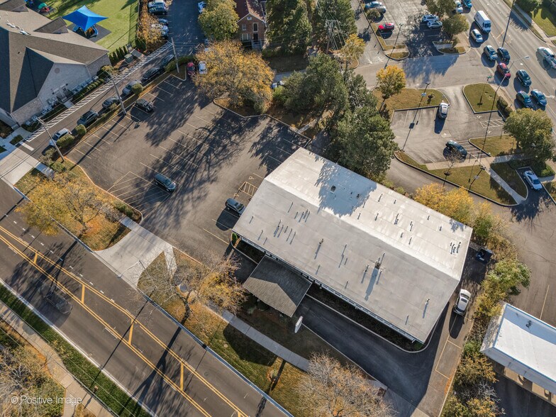 More Photos Of 9631 Gross Point Rd, Skokie Medical For Sale