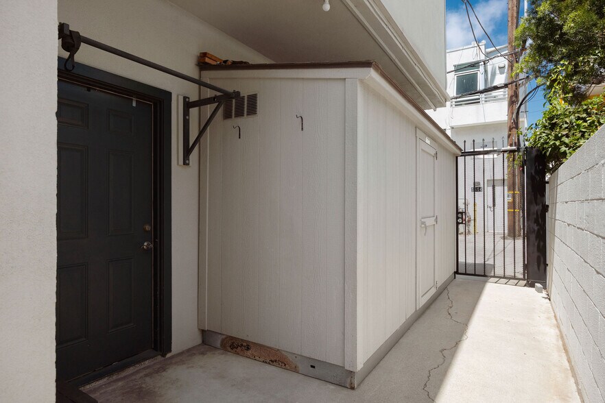 More Photos Of 1817 Euclid St, Santa Monica Apartments For Sale