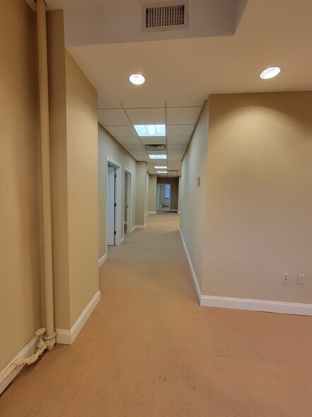 More Photos Of 8-18 W Market St, Wilkes Barre Office For Lease