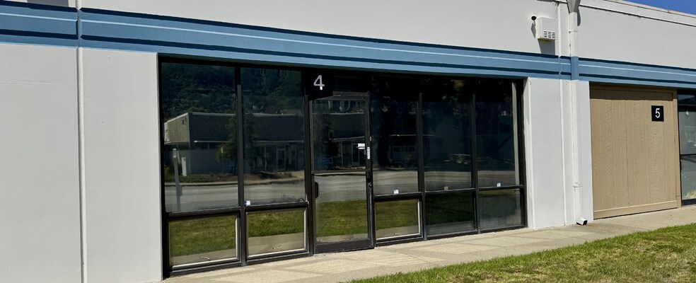 More Photos Of 200 Valley Dr, Brisbane Flex For Lease