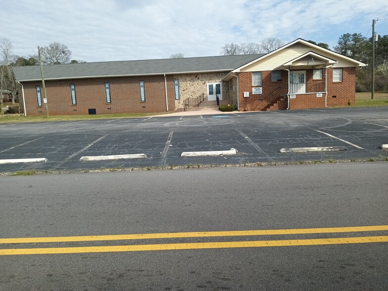 More Photos Of 1344 N 9th St, Griffin Religious Facility For Sale