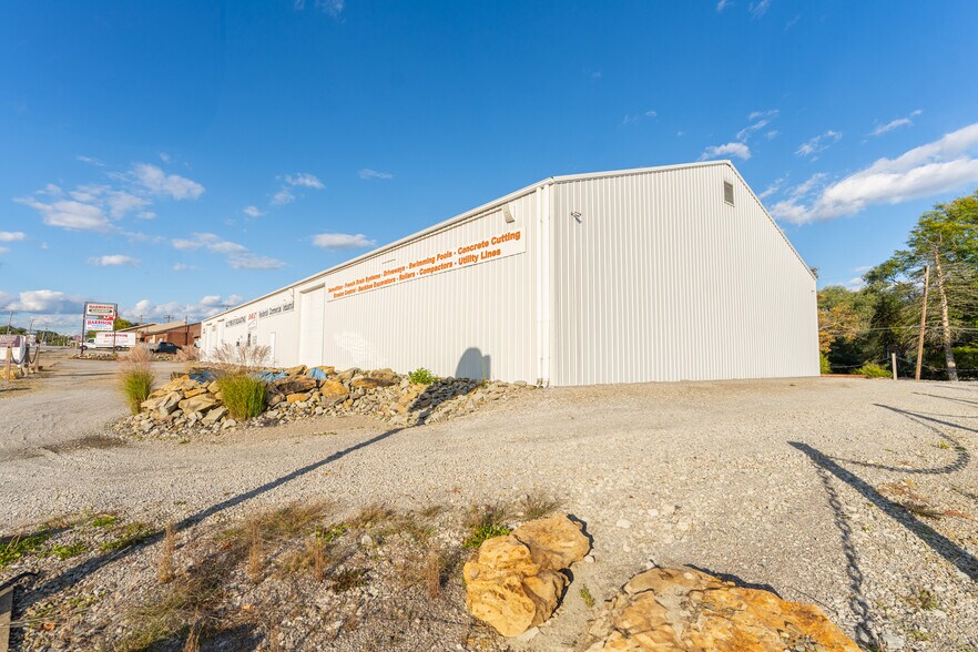 More Photos Of 3040 Freeport Rd, Natrona Heights Warehouse For Sale