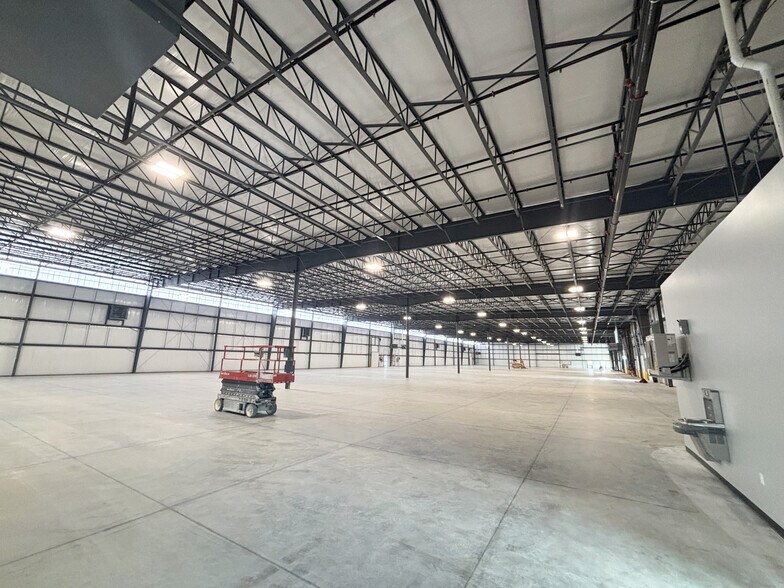 More Photos Of 3135 Hankins Rd, Republic Warehouse For Lease