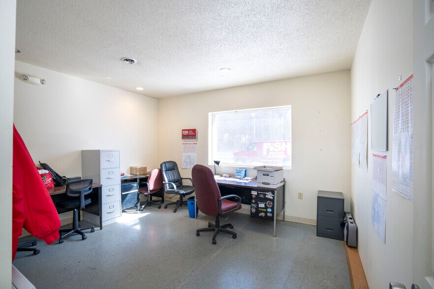 More Photos Of 3340 E Pleasant Valley Blvd, Altoona Freestanding For Sale