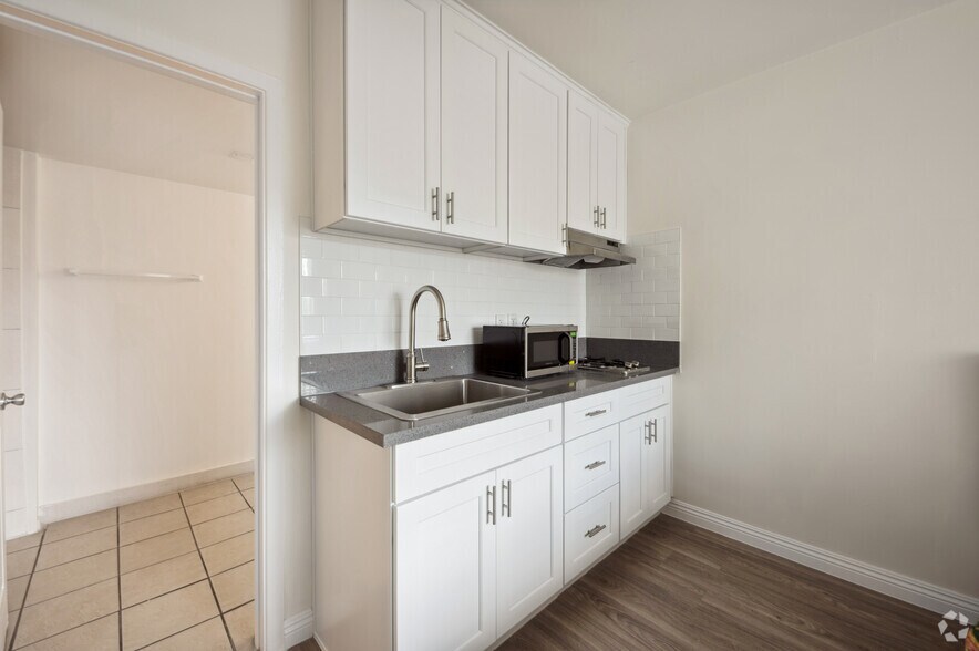 More Photos Of 220 S Alvarado St, Los Angeles Hotel For Sale