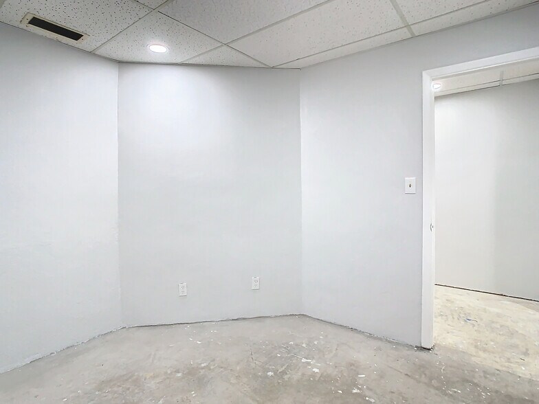 More Photos Of 6430 Madison St, New Port Richey Medical For Sale