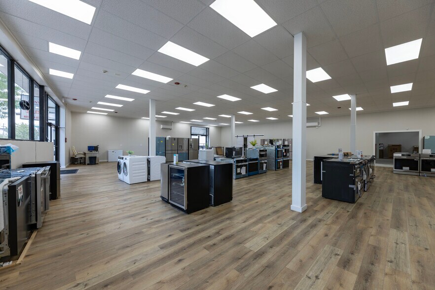 More Photos Of 200 Academy Ave, Providence Drugstore For Sale