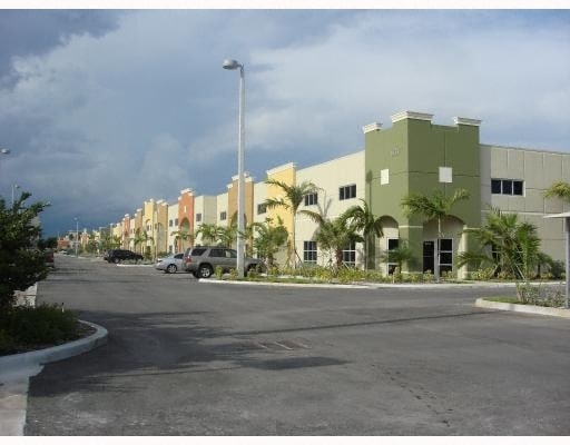 More Photos Of 2051 NW 112th Ave, Doral Showroom For Sale