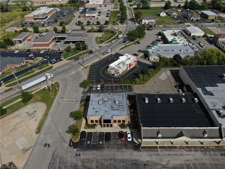 More Photos Of 540 Water St, Chardon Fast Food For Lease