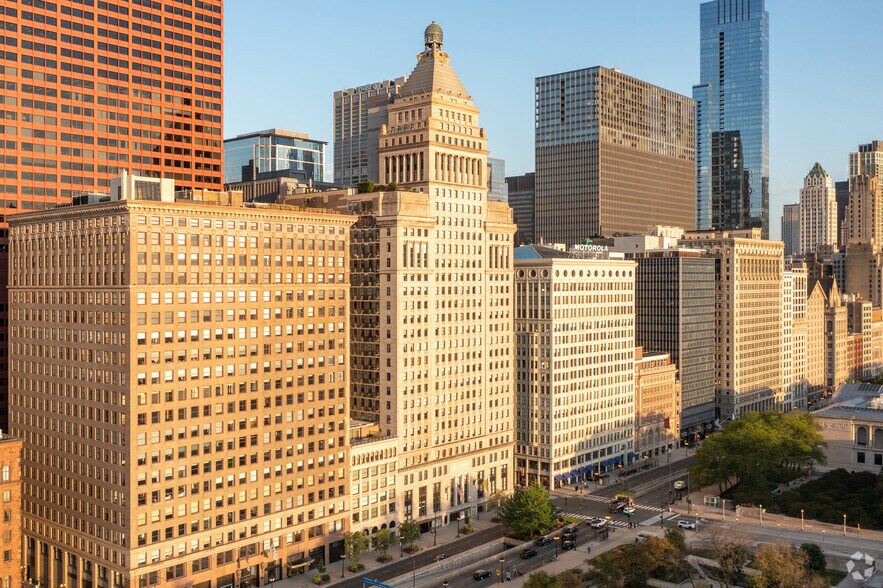 More Photos Of 310 S Michigan Ave, Chicago Apartments For Lease