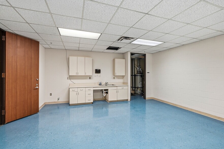 More Photos Of 3121 Amherst NE dr, Albuquerque Office For Sale
