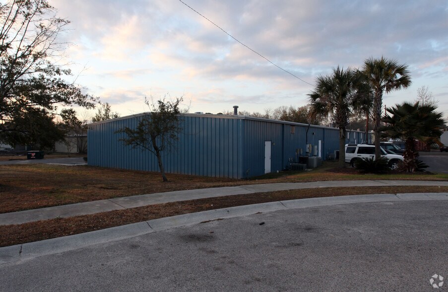 More Photos Of 7 Amy Elsey Dr, Charleston Light Distribution For Lease