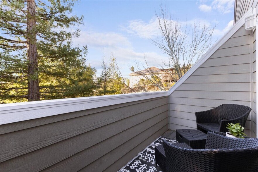 More Photos Of 1337 Creekside Ct, Healdsburg Multifamily For Sale