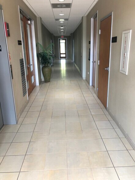 More Photos Of 1100 E Washington St, Grayslake Unknown For Lease